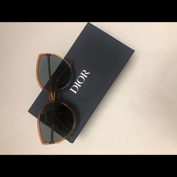 DIOR Christian Dior Cat-Eye Oversized Orange Transparent Sunglasses (NWT) - Picture 3 of 12